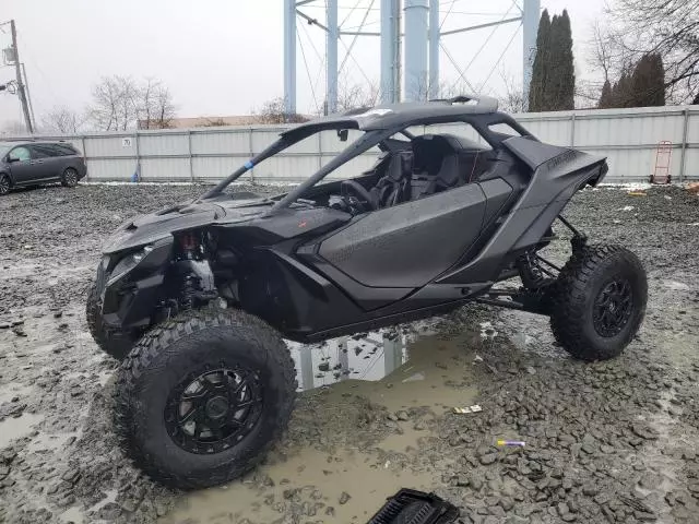 2025 Can-Am Maverick R X RS