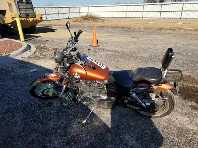 2001 Honda VT750 DC