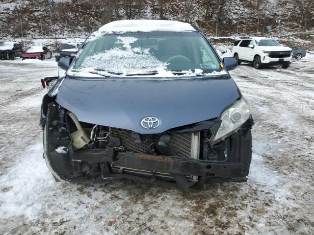 2014 Toyota Sienna LE