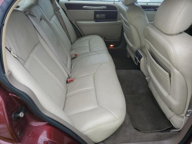 2004 Lincoln Town Car Ultimate