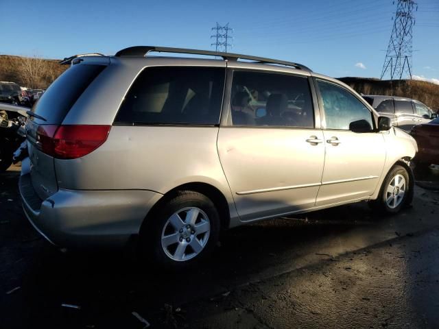 2004 Toyota Sienna CE