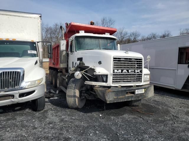 1999 Mack 700 CL700