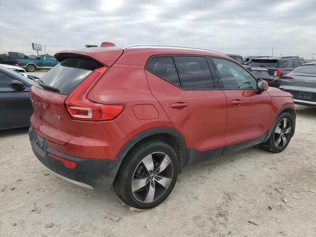 2019 Volvo XC40 T5 Momentum