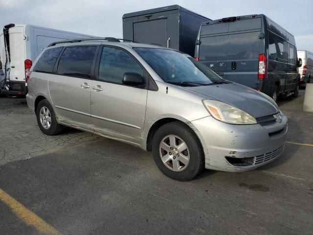 2004 Toyota Sienna CE