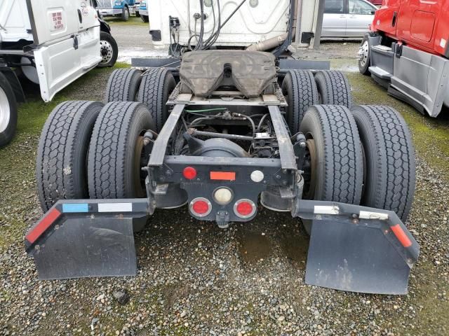 2013 Freightliner Cascadia 125