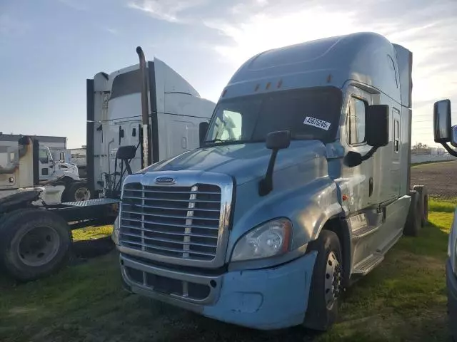 2015 Freightliner Cascadia 125