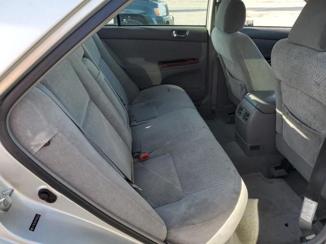 2004 Toyota Camry LE