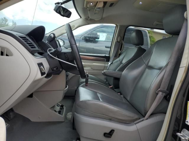 2010 Volkswagen Routan SE