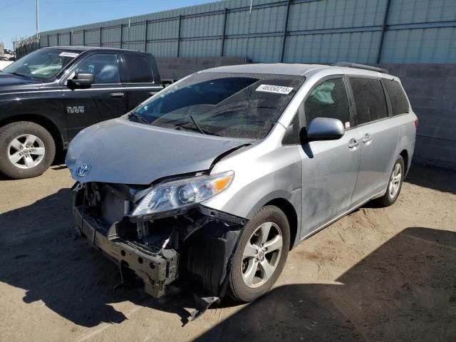 2016 Toyota Sienna LE