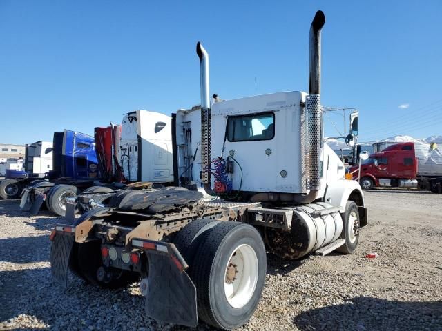 2009 Kenworth Construction T800