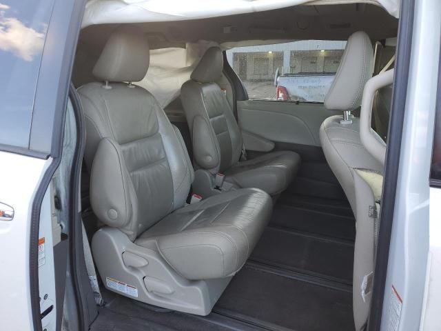 2019 Toyota Sienna XLE