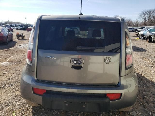 2010 KIA Soul +