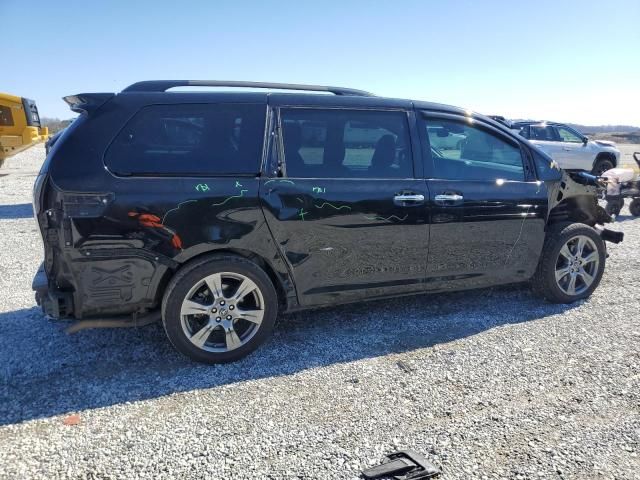 2018 Toyota Sienna SE