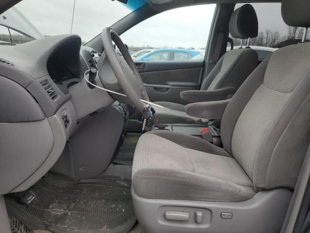 2009 Toyota Sienna CE