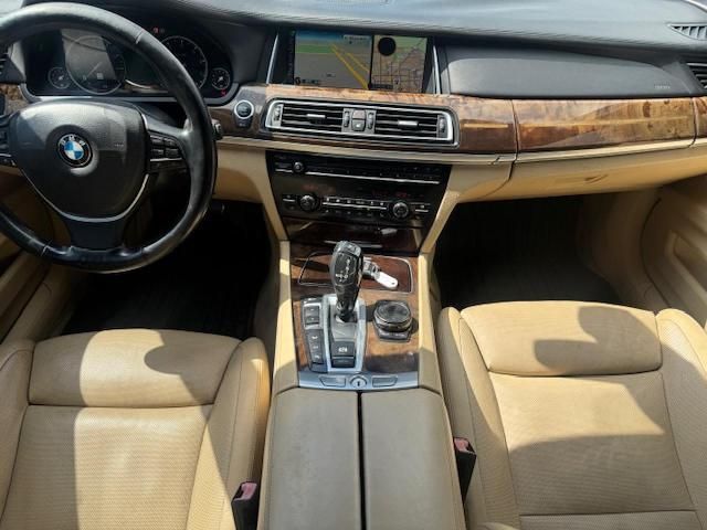 2015 BMW 750 XI