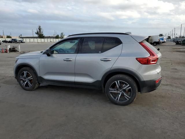 2024 Volvo XC40 Core