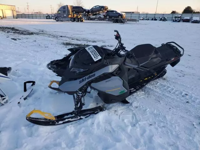 2025 Skidoo 2025 Skidoo Renegade