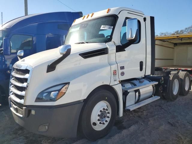 2024 Freightliner Cascadia 126