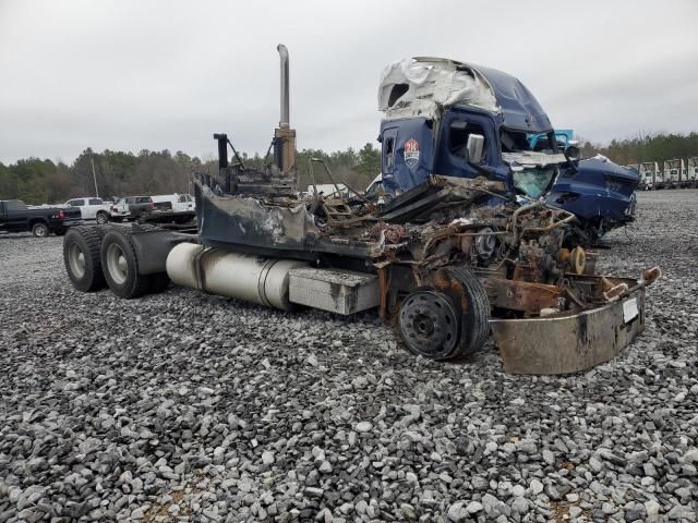 2005 Freightliner Conventional Columbia