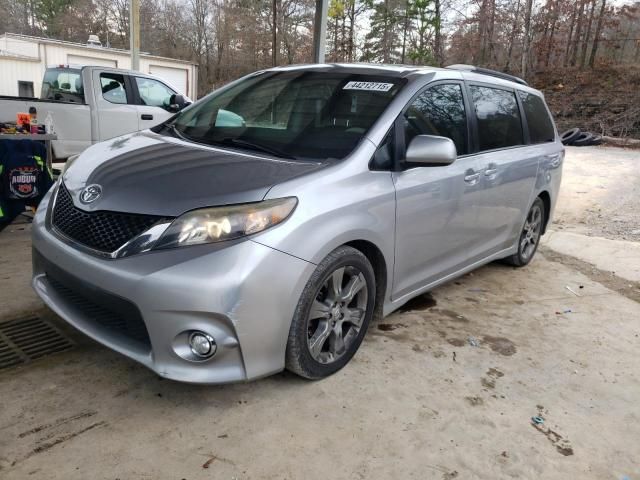 2012 Toyota Sienna Sport