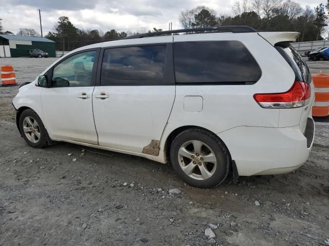 2014 Toyota Sienna LE