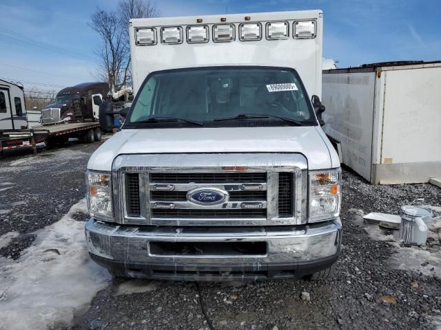 2019 Ford Econoline E450 Super Duty Cutaway Van