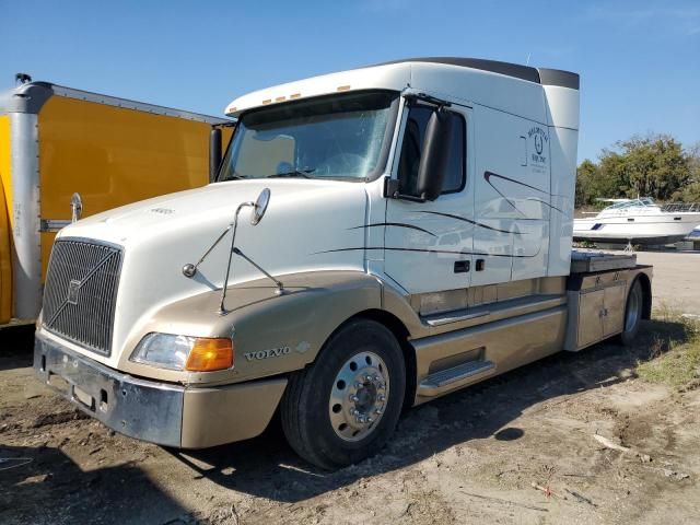 2001 Volvo VN Flatbed Truck