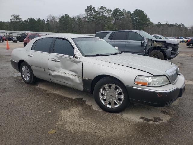 2005 Lincoln Town Car Signature Limited