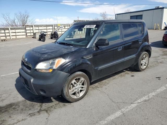 2010 KIA Soul +