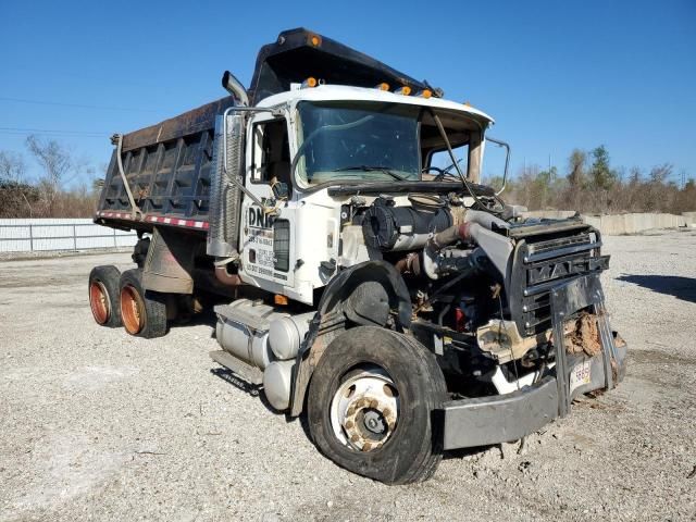 2005 Mack CV Dump Truck