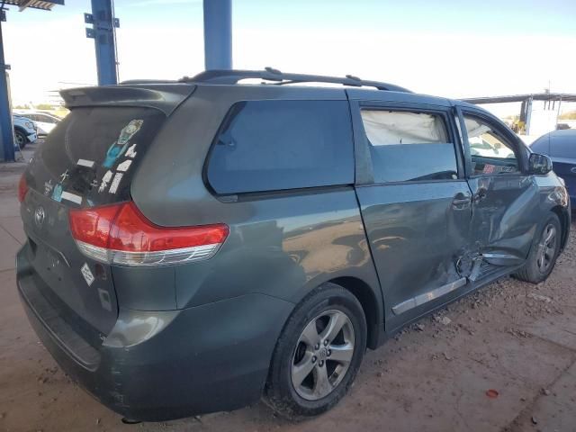 2013 Toyota Sienna LE