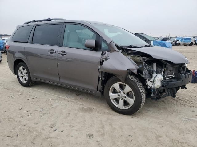 2016 Toyota Sienna LE