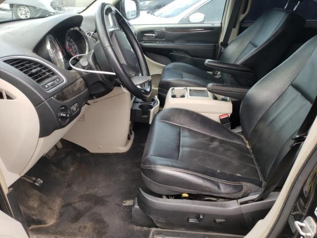 2013 Chrysler Town & Country Touring L