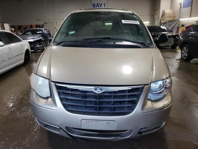 2006 Chrysler Town & Country Touring