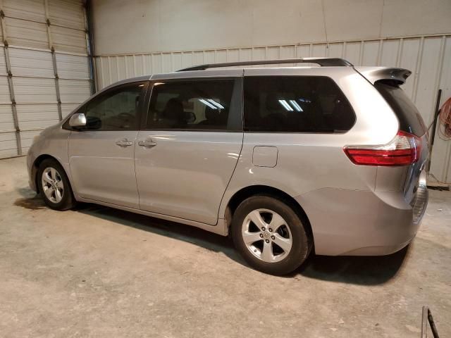 2016 Toyota Sienna LE