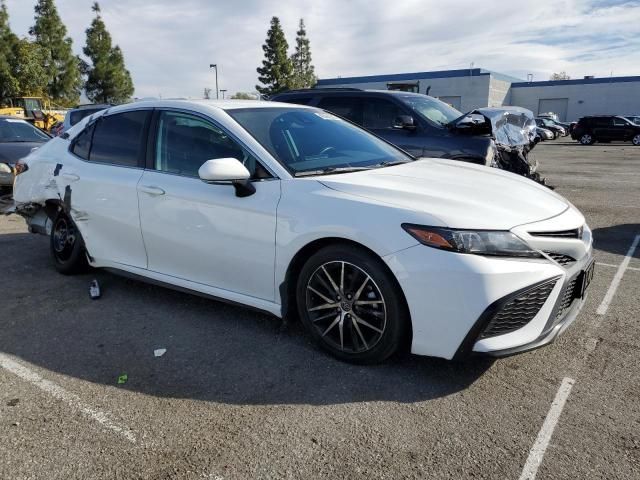 2022 Toyota Camry SE