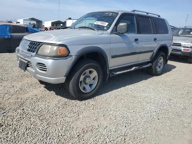 2002 Mitsubishi Montero Sport ES