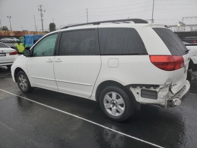 2004 Toyota Sienna CE