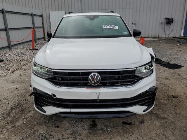 2022 Volkswagen Tiguan SE R-LINE Black