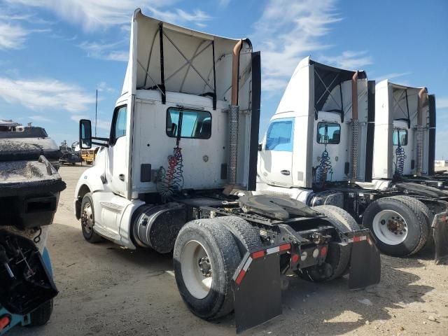 2014 Kenworth Construction T680