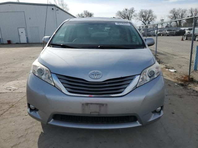 2014 Toyota Sienna XLE