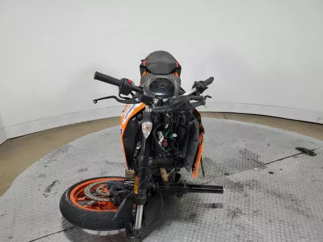 2023 KTM 200 Duke