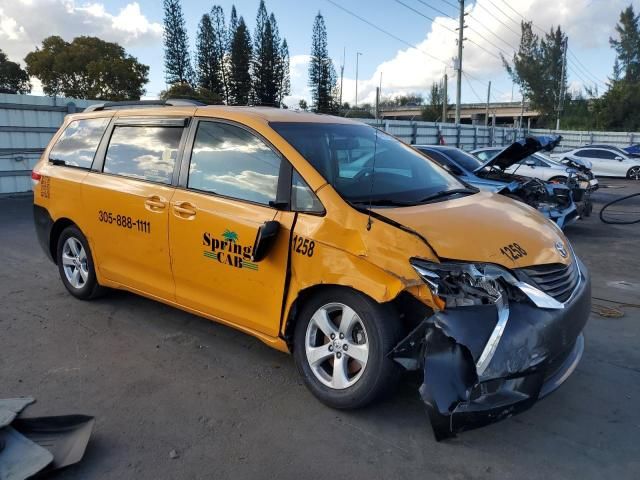 2013 Toyota Sienna LE