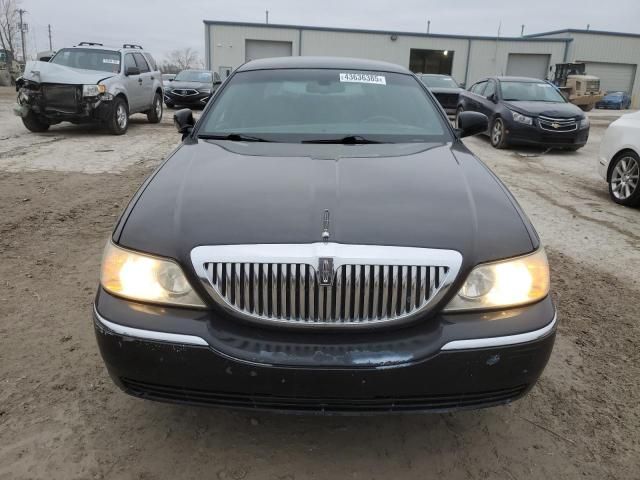 2006 Lincoln Town Car Signature Limited