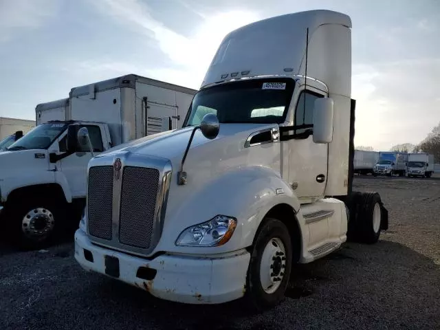 2014 Kenworth Construction T680