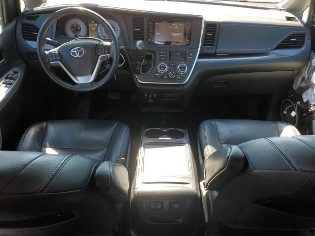 2018 Toyota Sienna SE