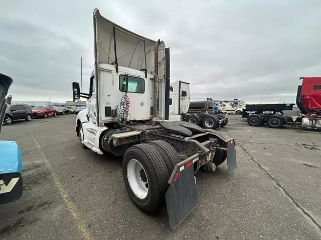 2014 Kenworth Construction T680