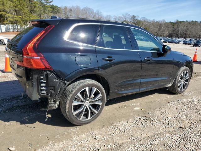 2022 Volvo XC60 B5 Momentum