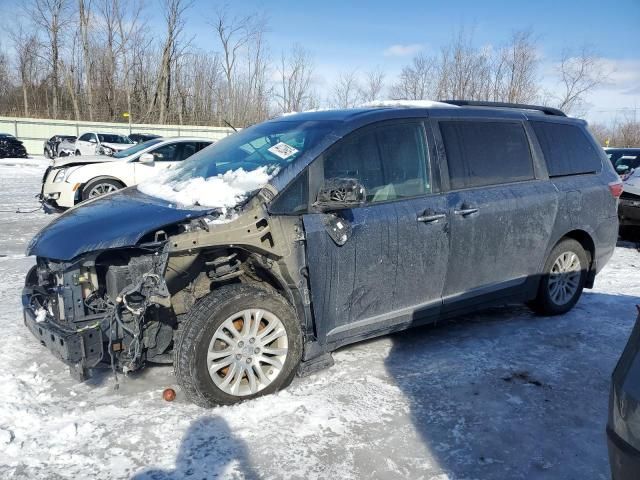 2017 Toyota Sienna XLE