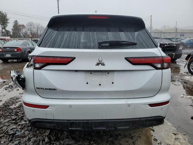 2022 Mitsubishi Outlander SE